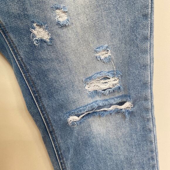 Special A Los Angeles Straight Leg Distressed Busted Knee Crop Leg Jeans Size 11 - Picture 4 of 7